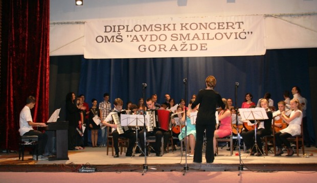 Orkestar škole pod upravom nastavnice Anele Poturak