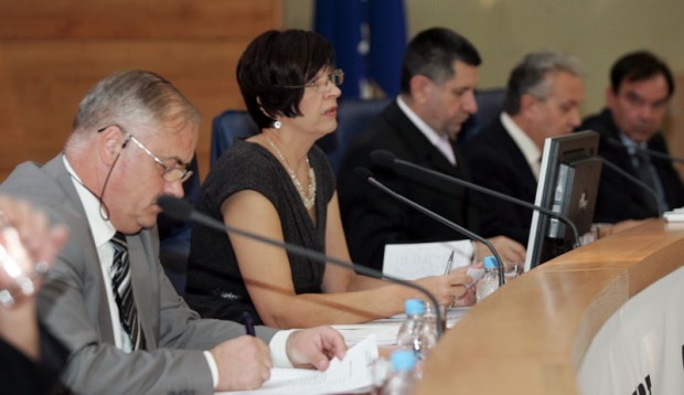 15e40f0753ba7cc7aac531ee2aa3ae35